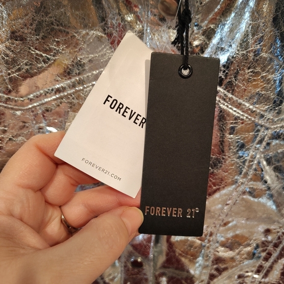 Forever 21 NWT Silver Metallic Cropped Jacket Sz XS Pink Glam Casual Cybercore - Picture 3 of 7